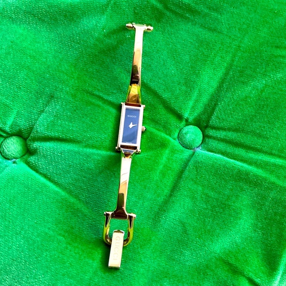 Modern GUCCI bangle watch🔥🔥🔥 - Picture 6 of 16